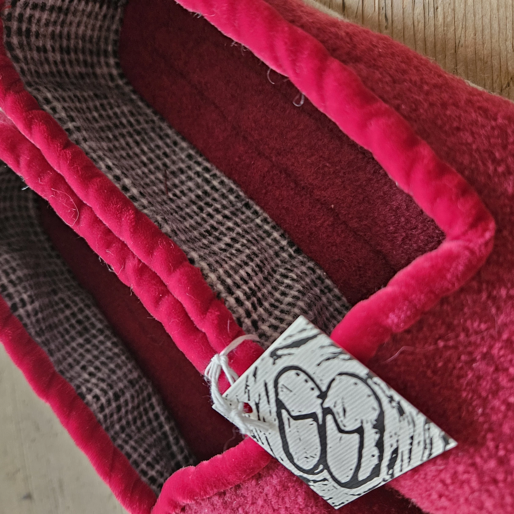 Sarnertoppar rot Erdbeere, Samtband rot Gr. 38 Sarnertoppar rot Erdbeere, Samtband rot Gr. 38