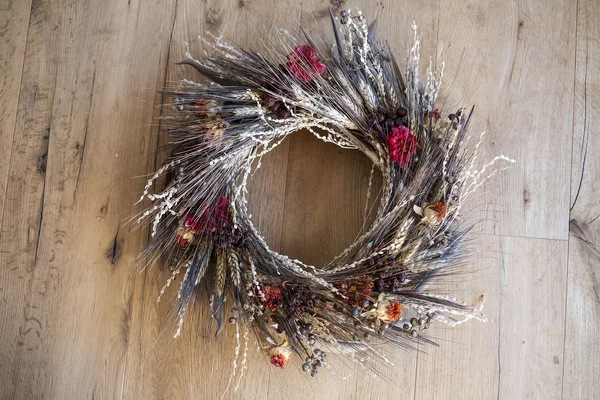 Ghirlanda Naturale con Spighe, Bacche Rosse & Fiori Essiccati