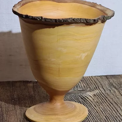 Hohlvase gedrechselt aus Kirschholz