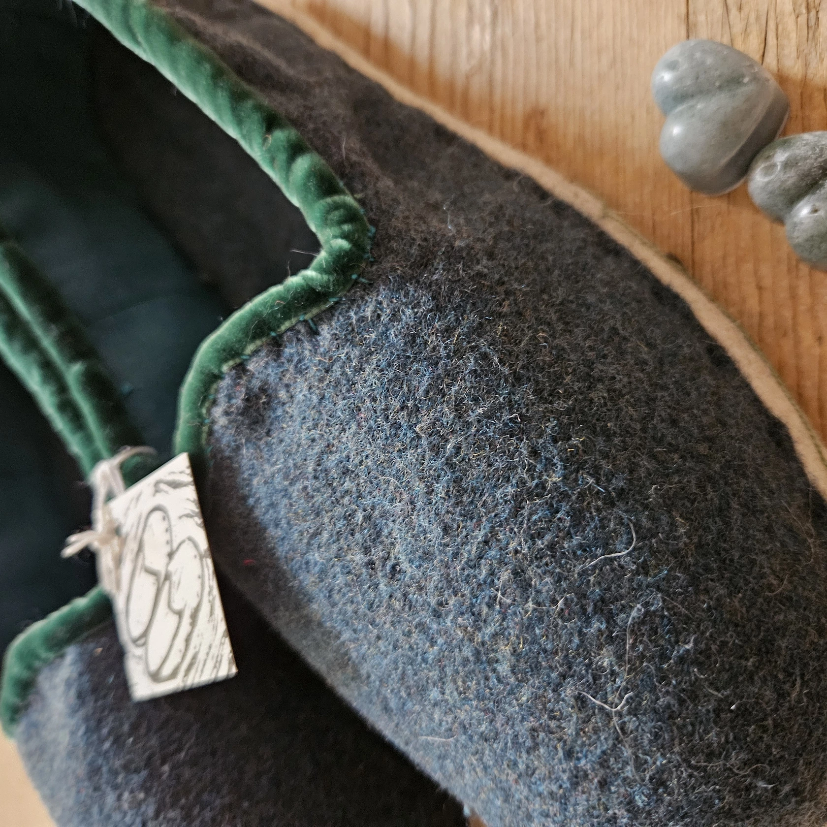 Sarnertoppar petrolio, bordo verde Nr. 42