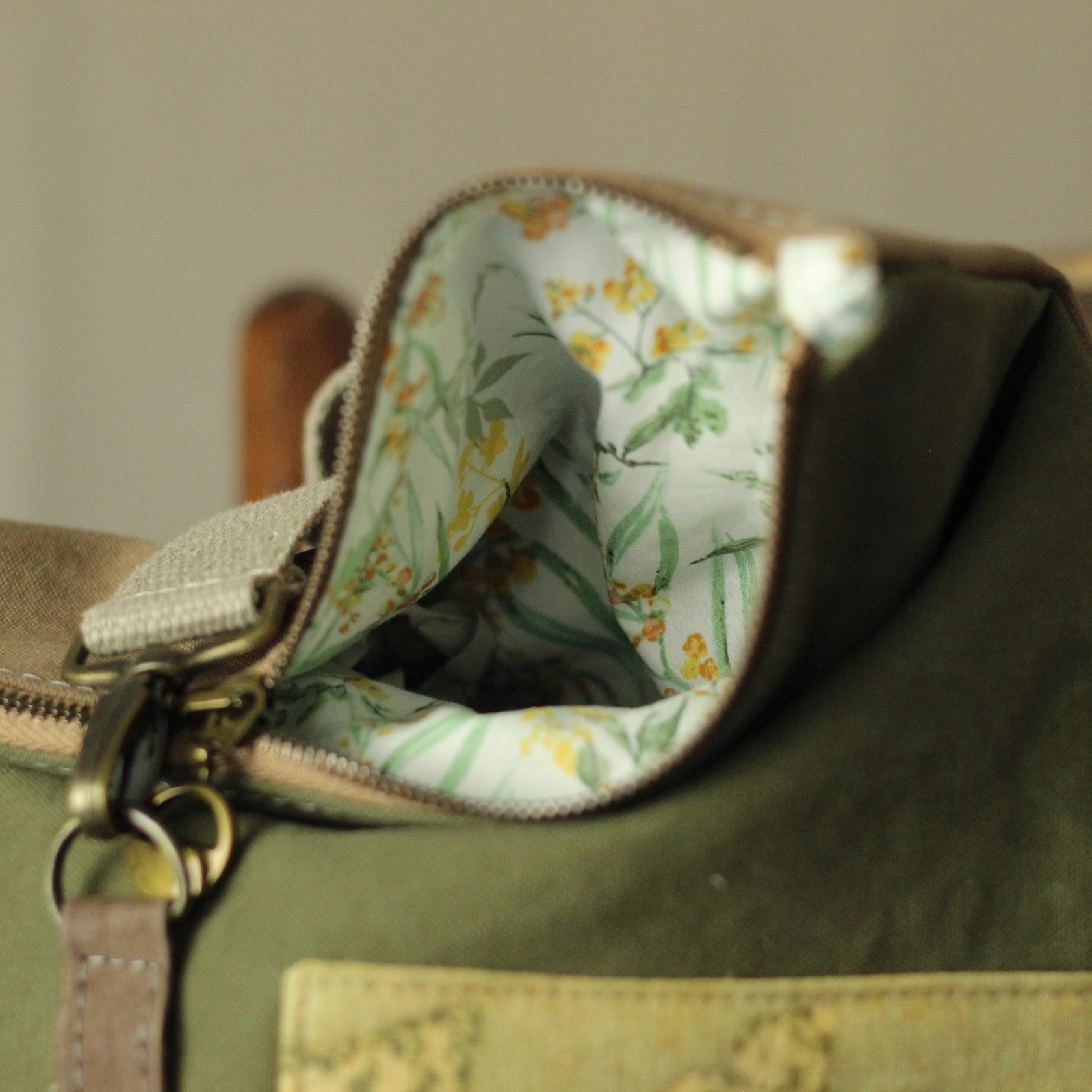Rolltop Rucksack ROGER ecoprint Efeublätter Rolltop Rucksack ROGER ecoprint Efeublätter
