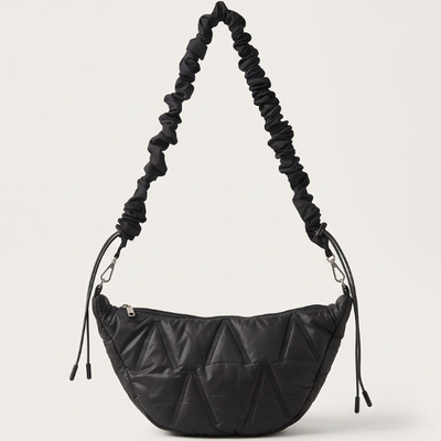 Luna Bag wattiert schwarz mit gerafftem Gurt