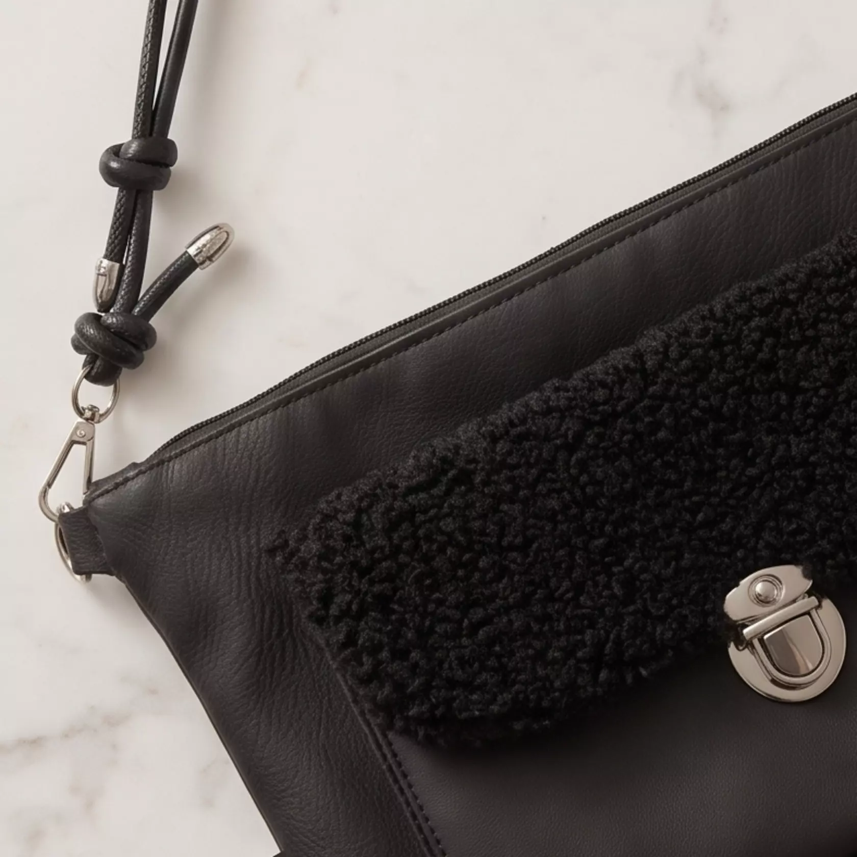 Nova-Bag schwarz Fell