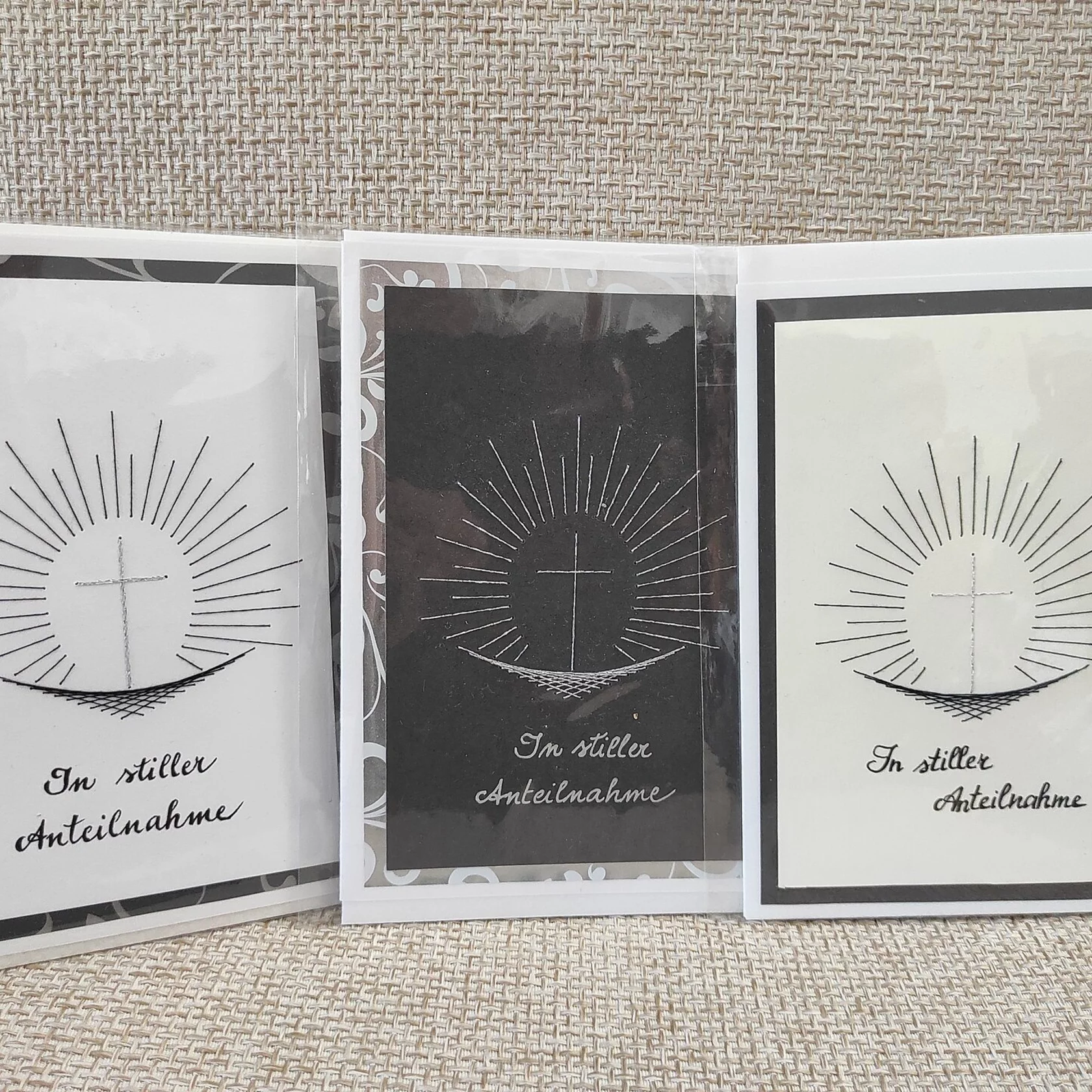 Kondolenzkarte "Kreuz mit Strahlen und Schale" Kondolenzkarte "Kreuz mit Strahlen und Schale"