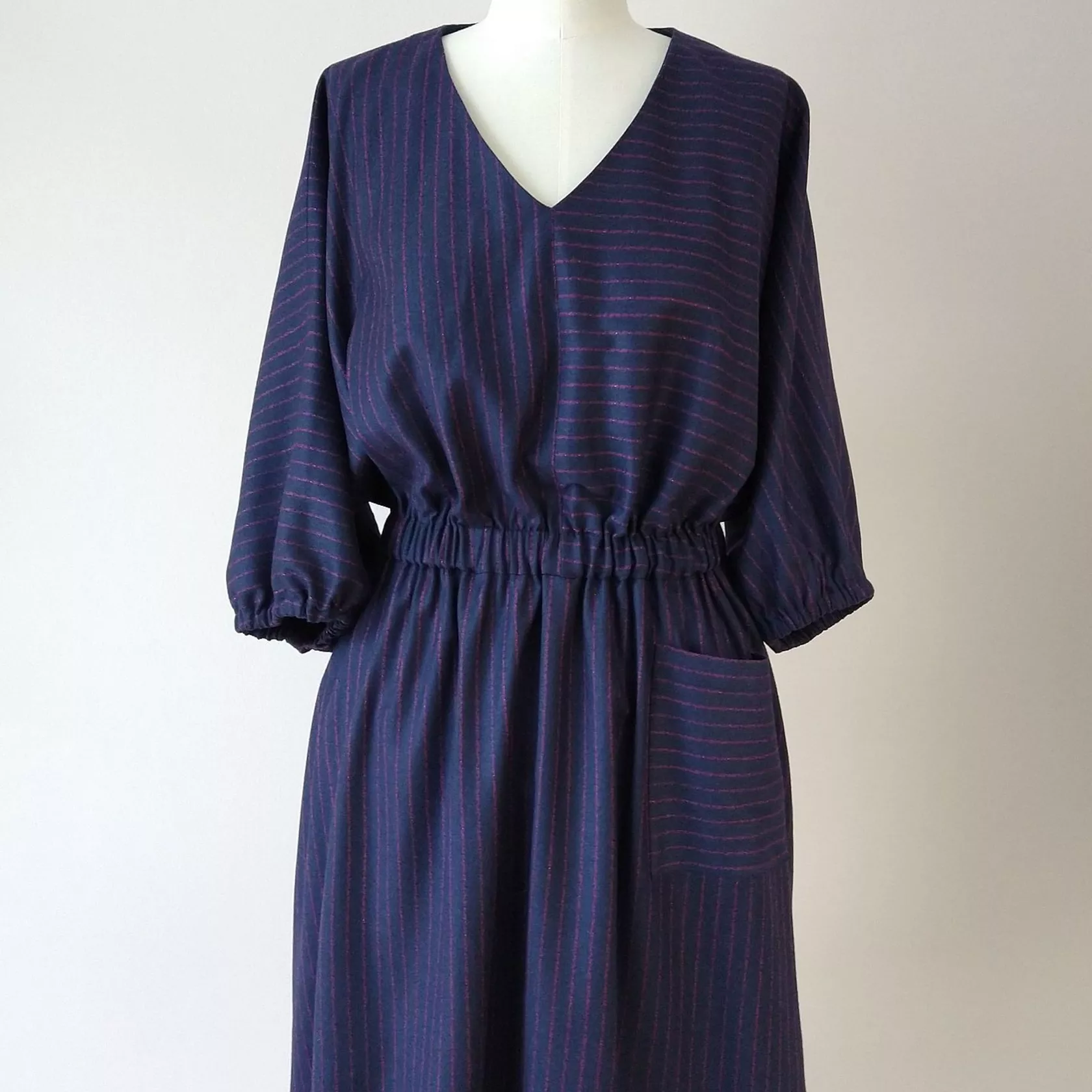 Wollkleid mit Fledermausärmel Wollkleid mit Fledermausärmel