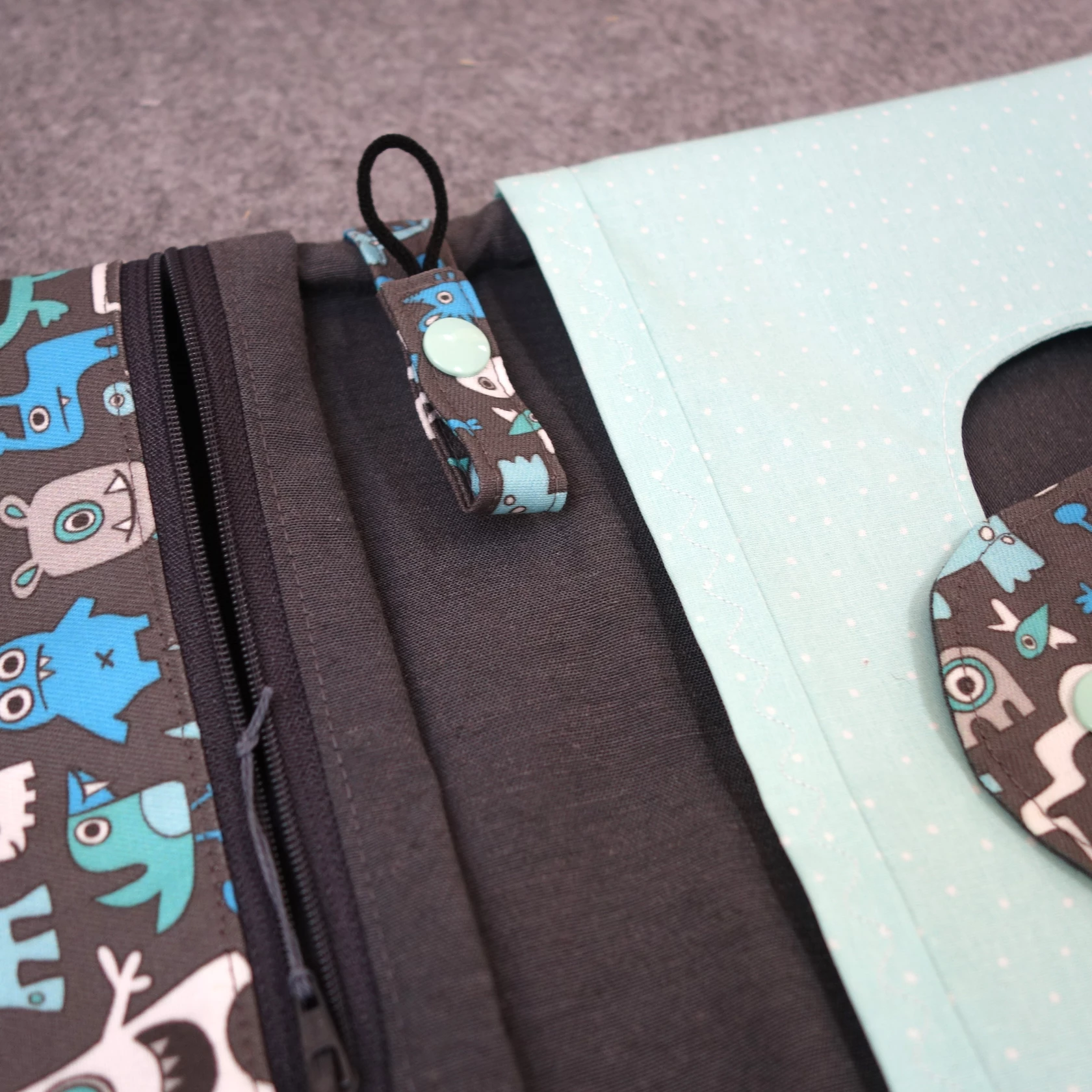 Windeltasche süße Monsterchen/Grau Windeltasche süße Monsterchen/Grau