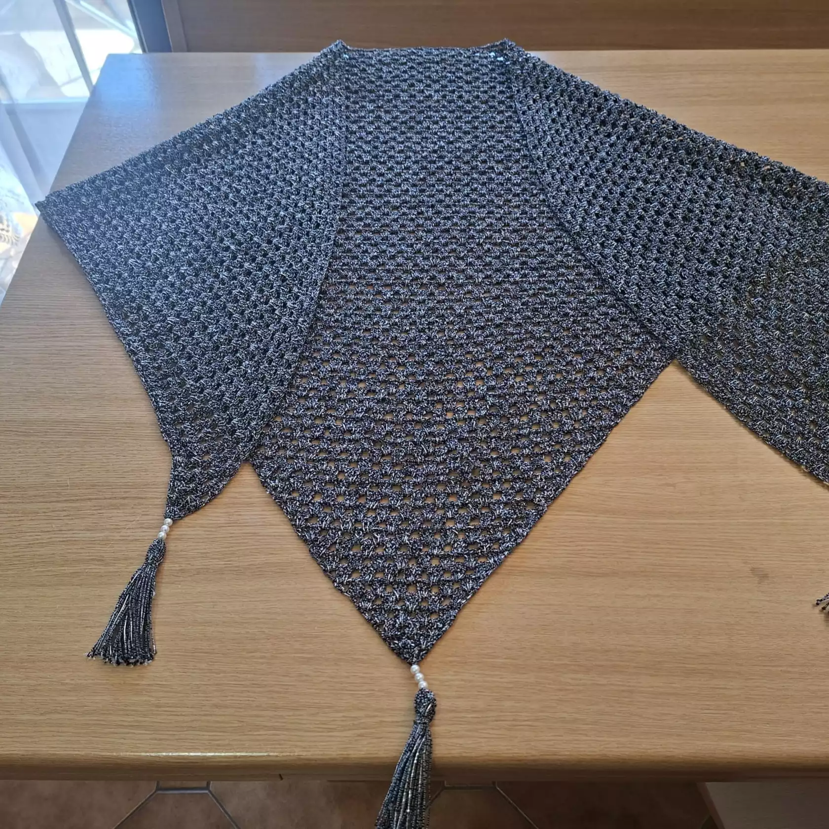 Scialle a triangolo, pezzo unico