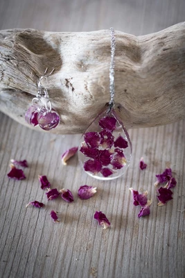 gioielli di erbe: rosa damascena
