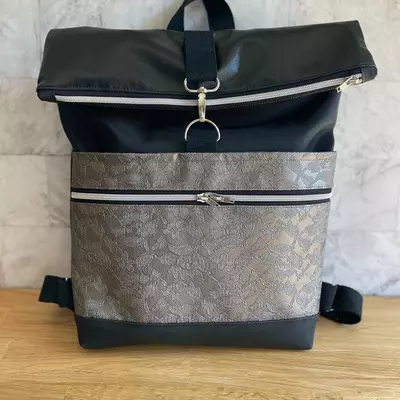 Zaino “Argento & Nero” – Eleganza senza tempo e praticità  