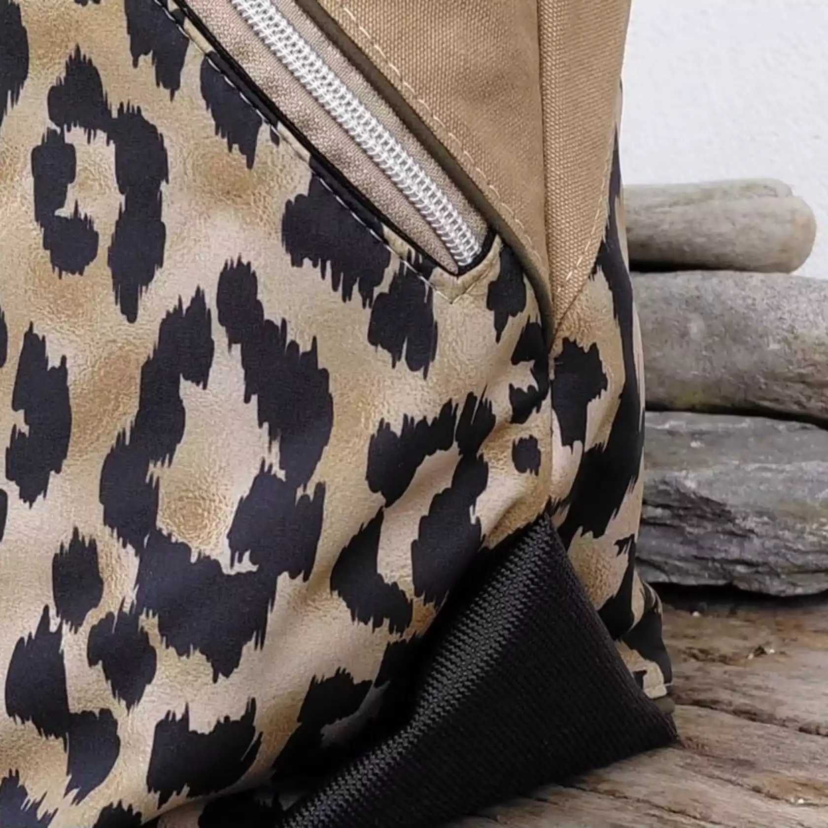 Shopper Elli Leo