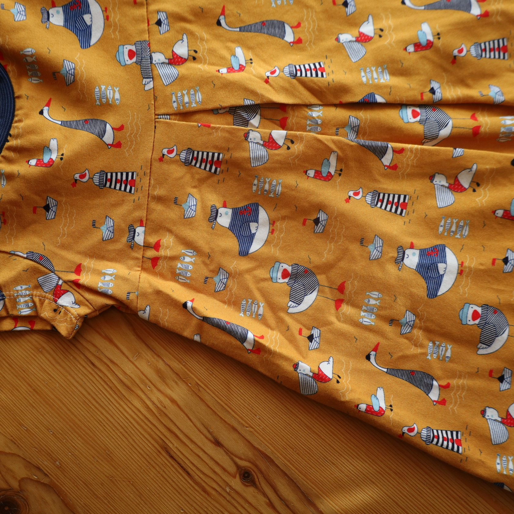 Kleid mit kurze Ärmel 92