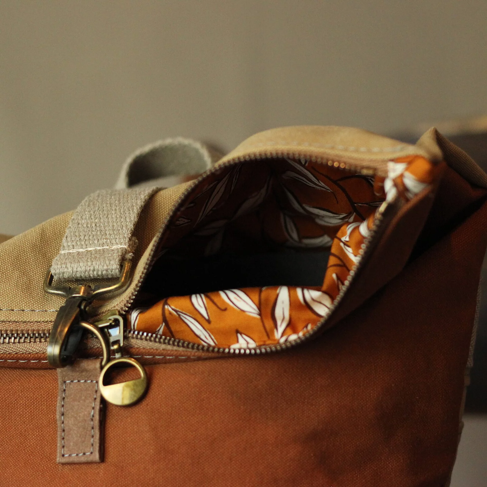 Rolltop Rucksack ROGER ecoprint Birke Rolltop Rucksack ROGER ecoprint Birke