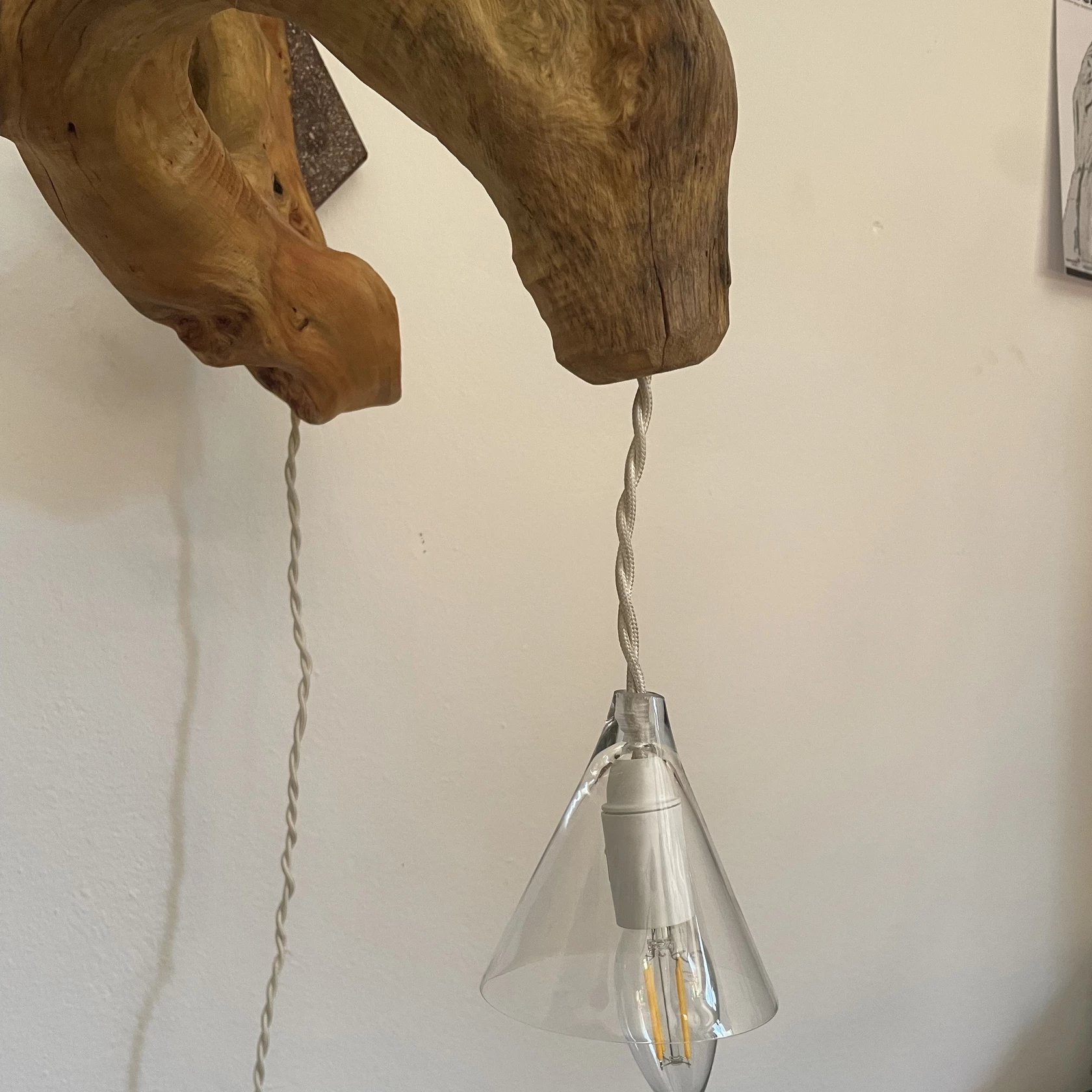 Handgefertigte Naturholz-Wandlampe | Echtes Südtiroler Unikat