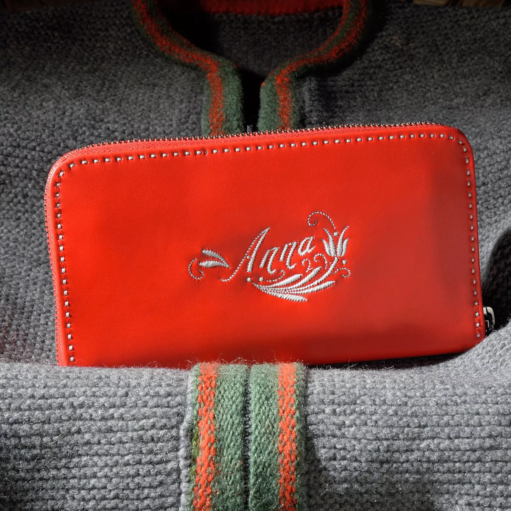 Damen Brieftasche Model “ANNA” mit Reißverschluss, personalisiert mit Namen “Anna” Damen Brieftasche Model “ANNA” mit Reißverschluss, personalisiert mit Namen “Anna”