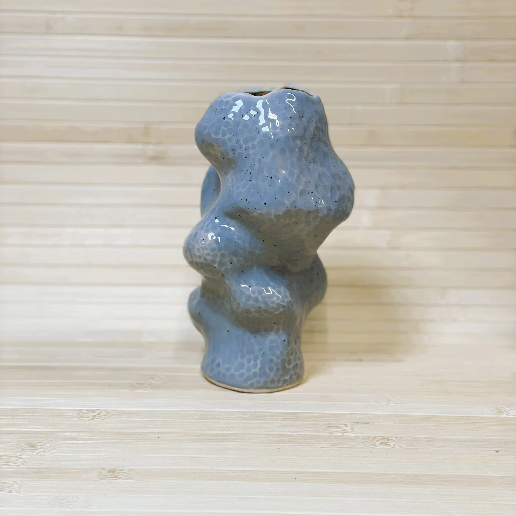 Vase ohne Form, grau