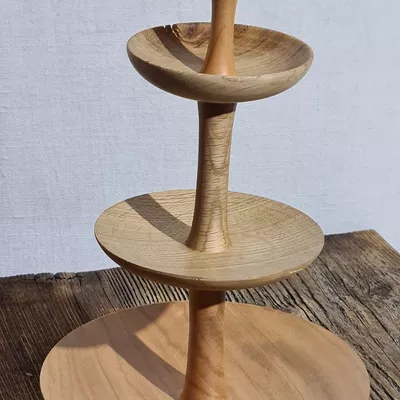 Etagere gedrechselt dreiteilig Etagere gedrechselt dreiteilig