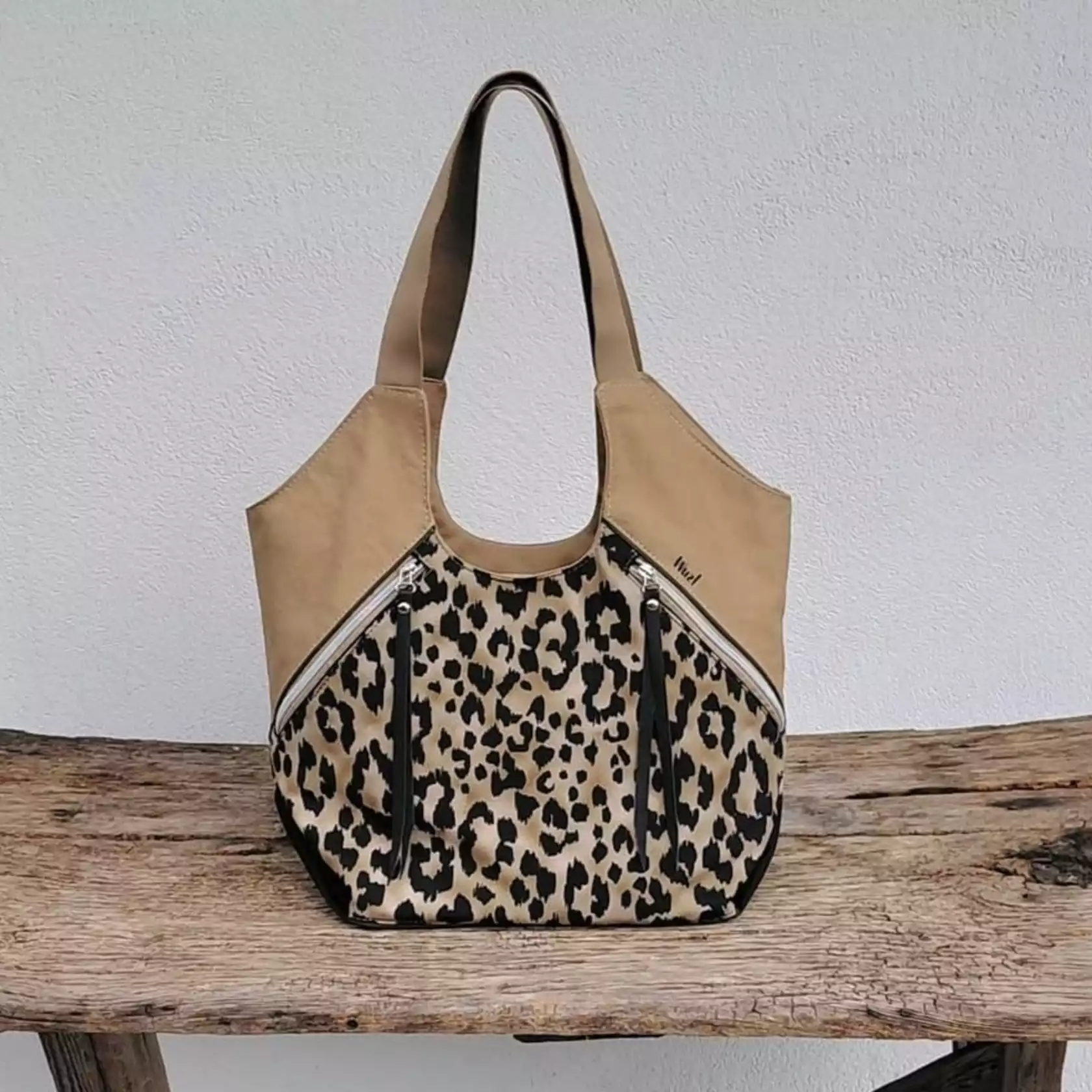 Shopper Elli Leo
