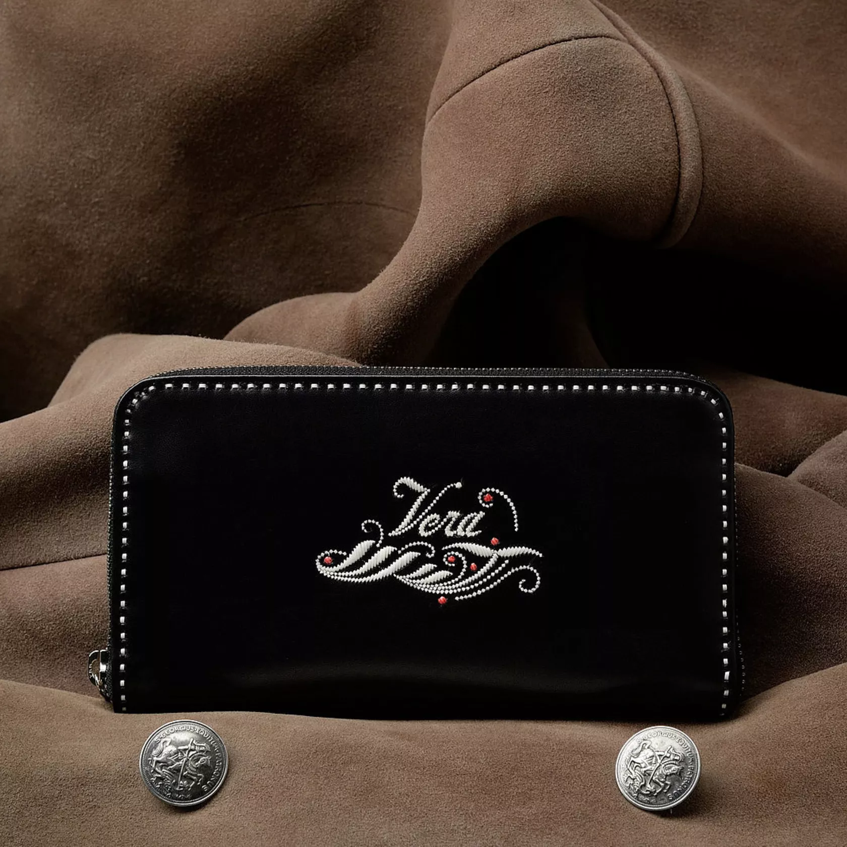 Damen Brieftasche Model “ANNA” mit Reißverschluss personalisiert mit Namen “Vera” Damen Brieftasche Model “ANNA” mit Reißverschluss personalisiert mit Namen “Vera”