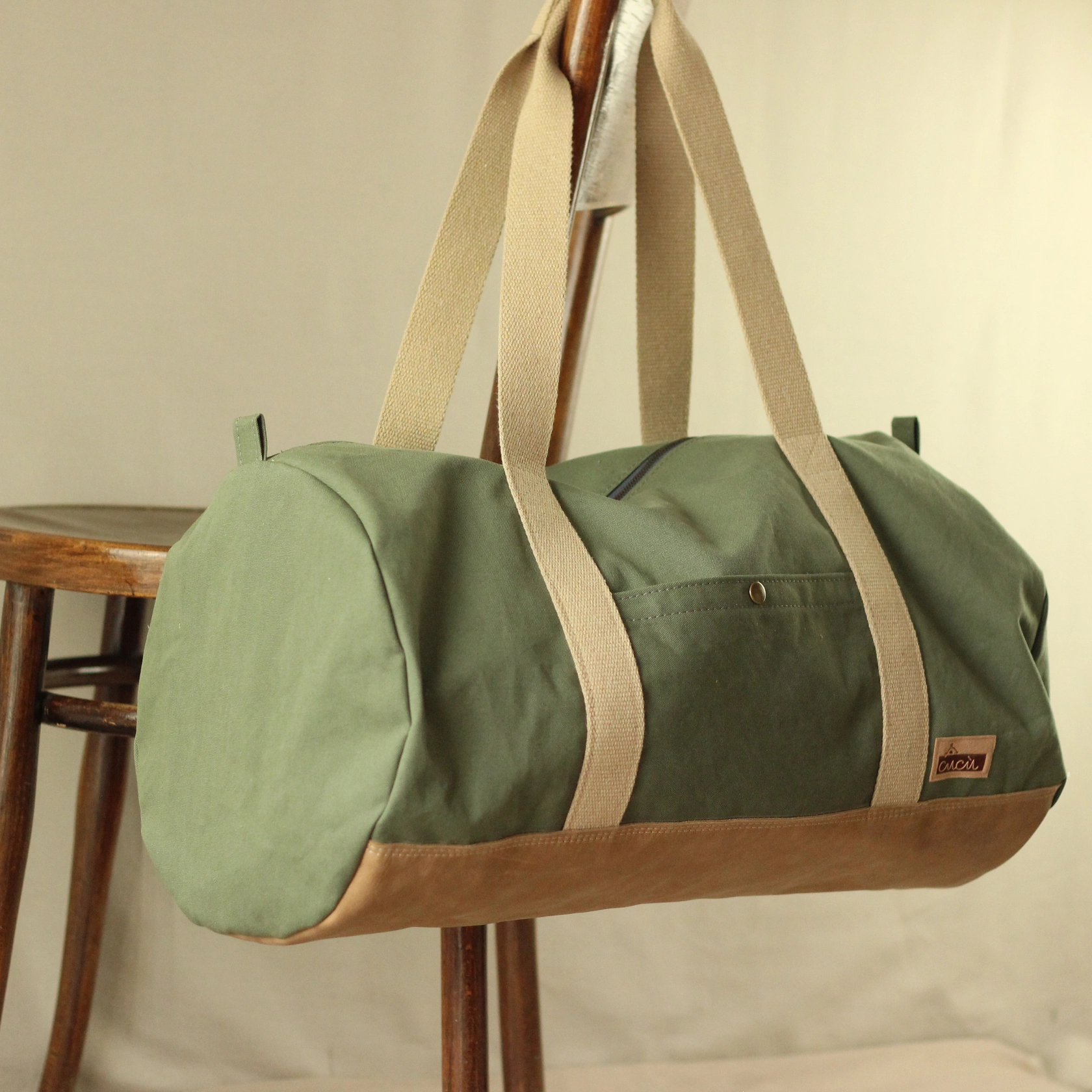 Reise-, Sport- und Abenteuertasche oliv Reise-, Sport- und Abenteuertasche oliv