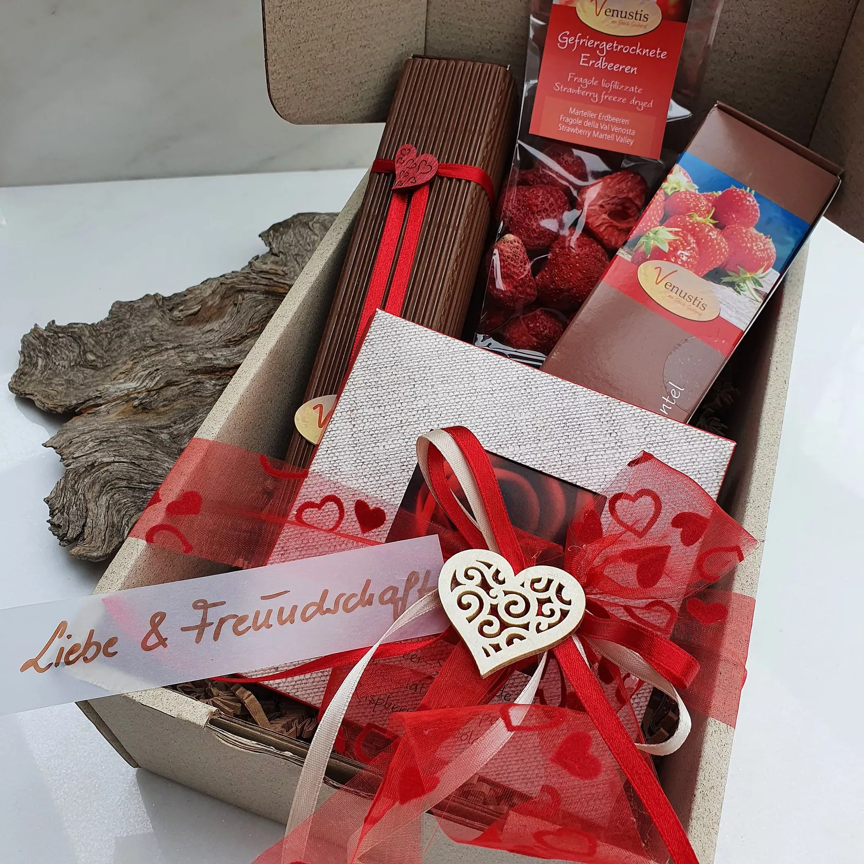 Geschenksbox "Liebe & Freundschaft" Geschenksbox "Liebe & Freundschaft"