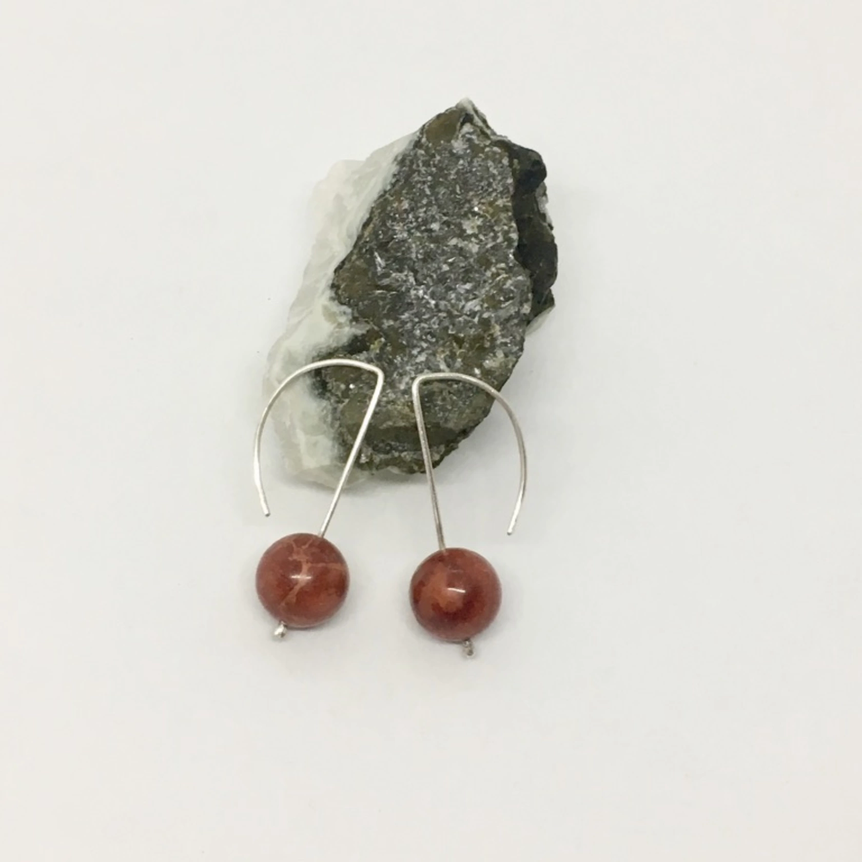 orecchini d'argento ALI perla corallo
disponibile con altre perle orecchini d'argento ALI perla corallo
disponibile con altre perle