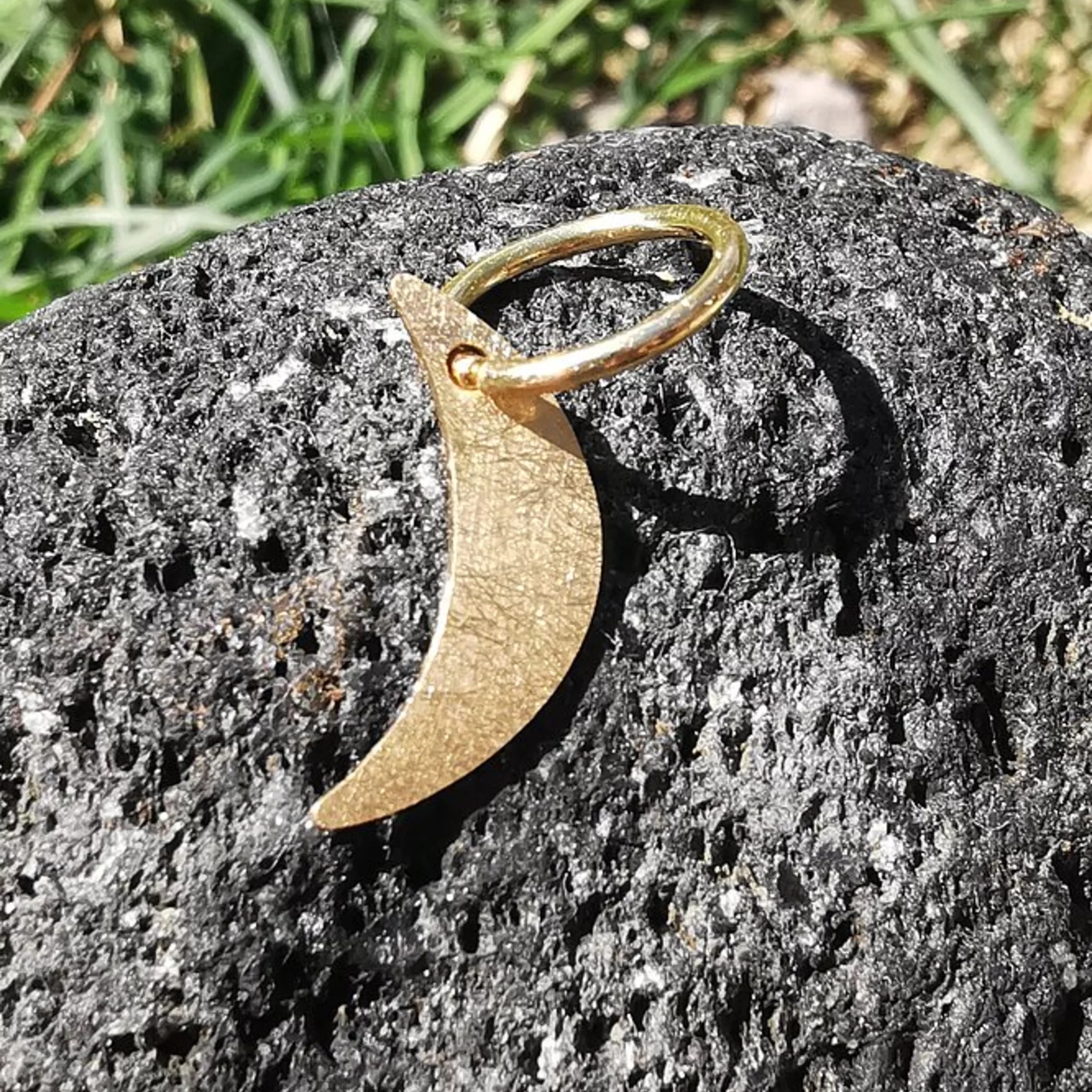 Piercing Mond Piercing Mond