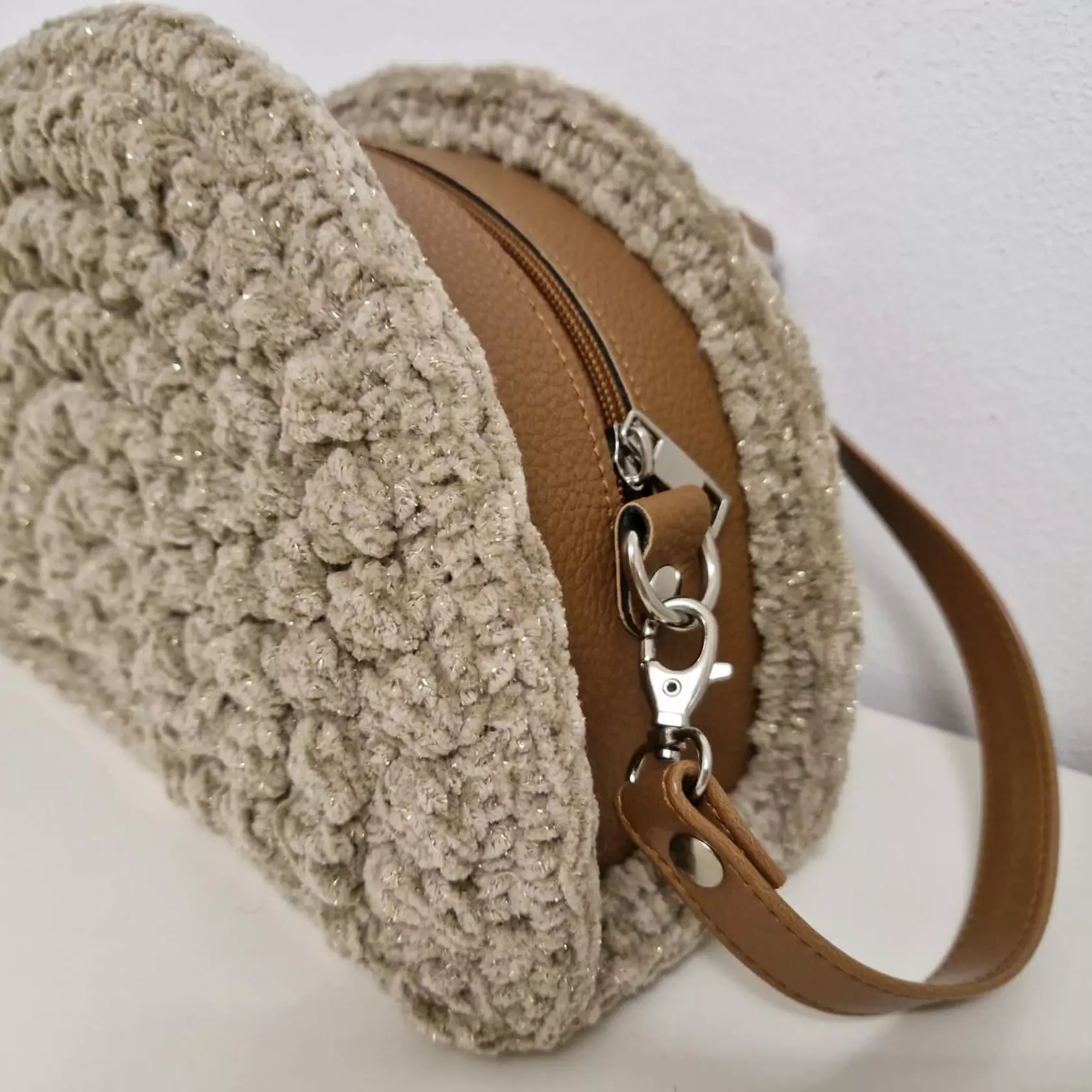 Borsa "mezzaluna" fatta a mano! Borsa "mezzaluna" fatta a mano!