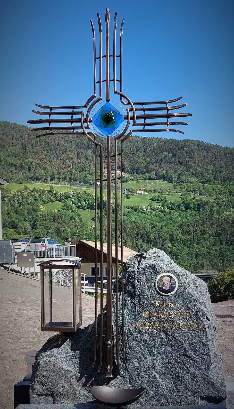 Handgeschmiedete Grabkreuze und Zubehör